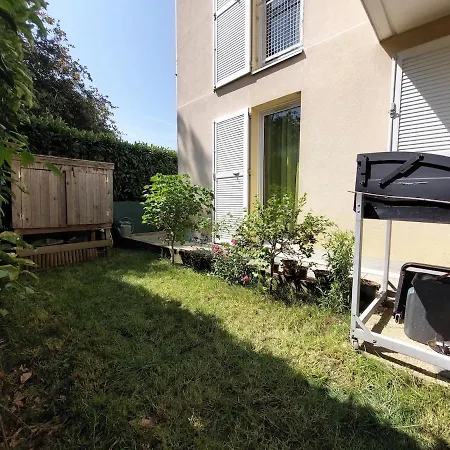 Privee Avec Jardin Vendégház
